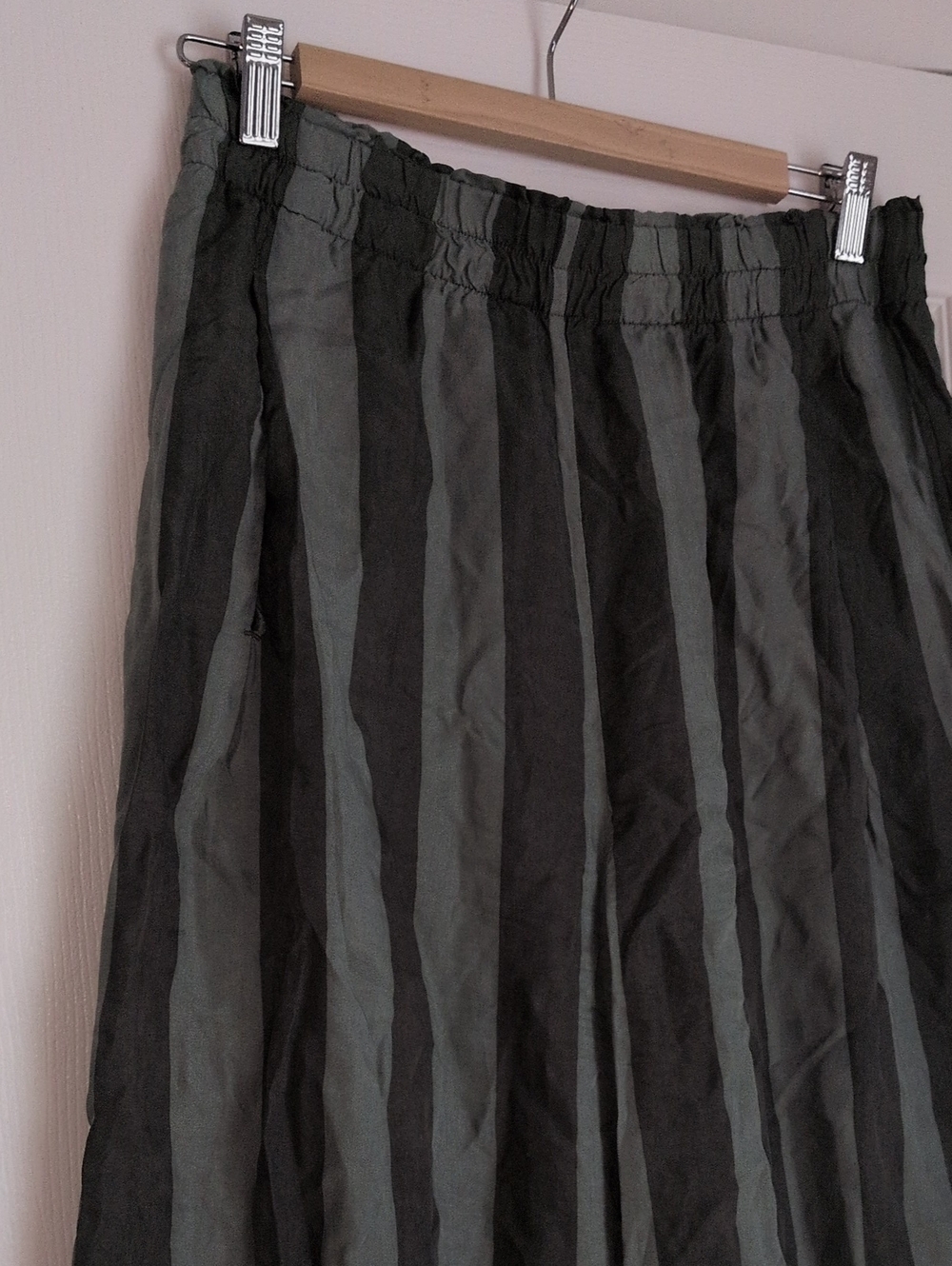 Left On Friday Day Trip Pants NWT - Picture 3 of 5